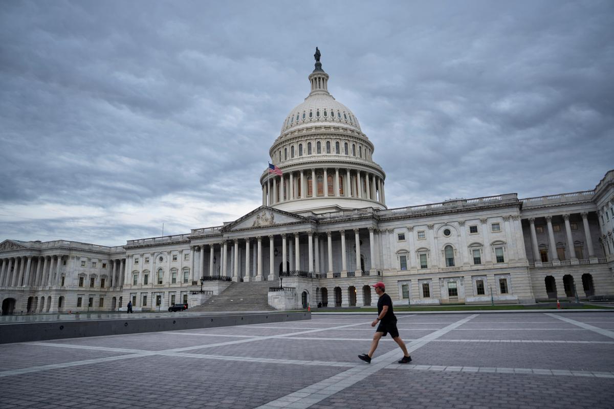 As Spy Law Nears Expiration, Lawmakers Mull Short-Term Renewal