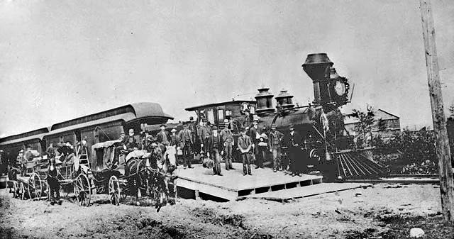 The first train to travel from the Atlantic to the Pacific arrives in Port Arthur, Ont., on June 30, 1886. (Public Domain)
