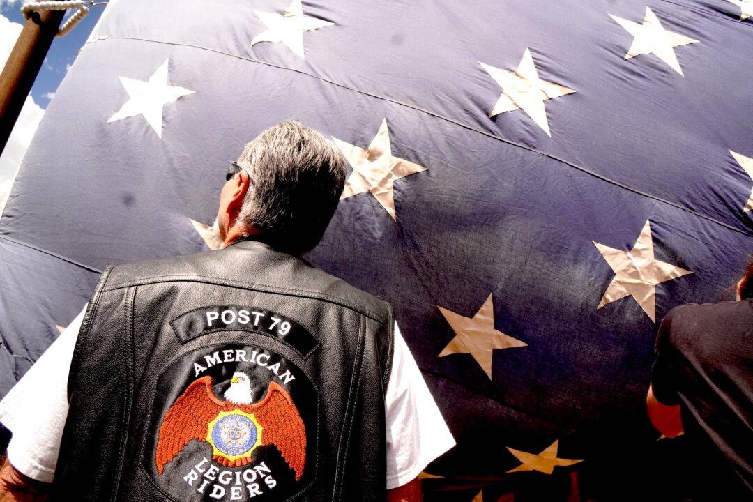 A Giant Flag, a Small Town, and a Flag Day Tradition in Arizona
