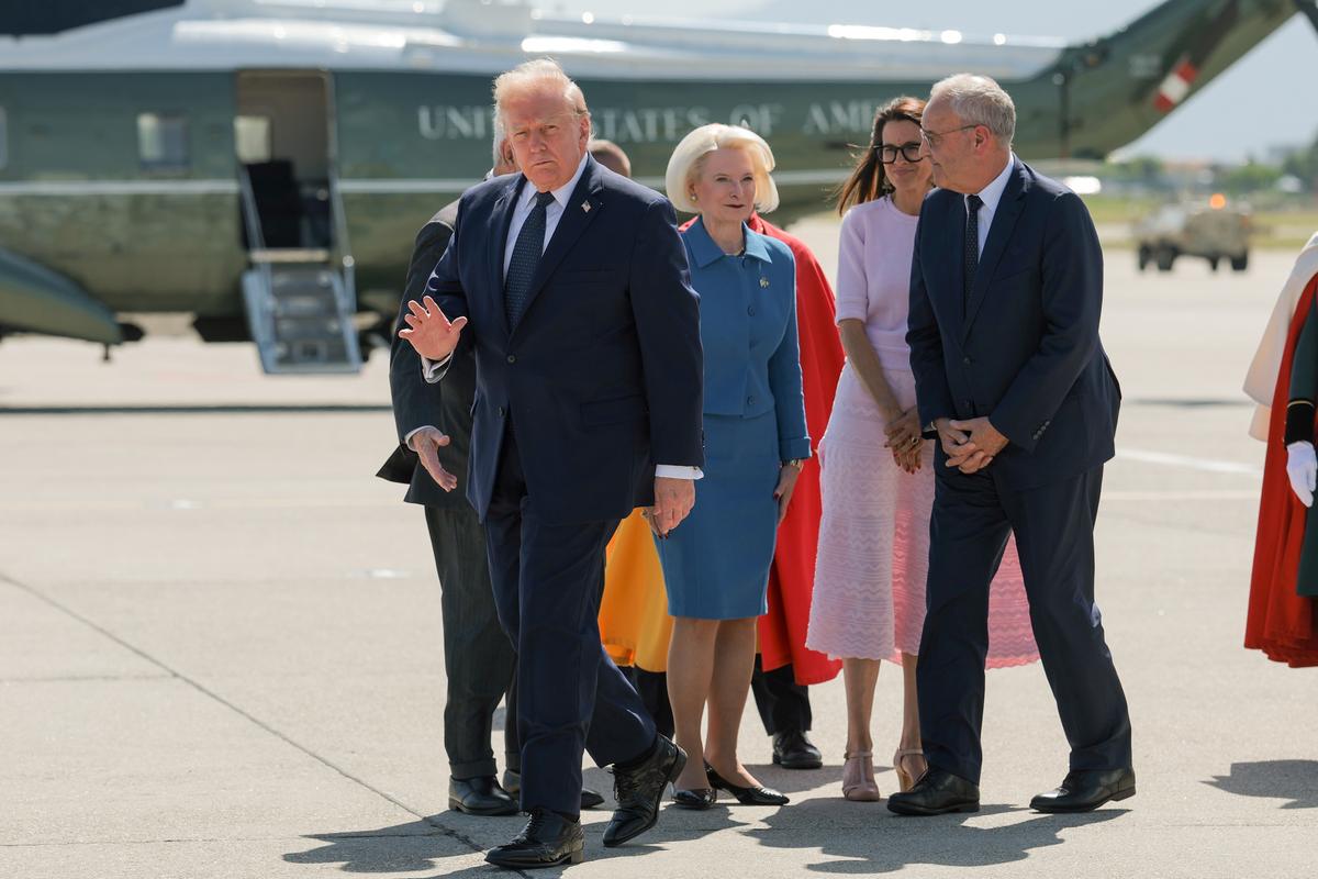 Trump Arrives in France to Attend G7 Summit