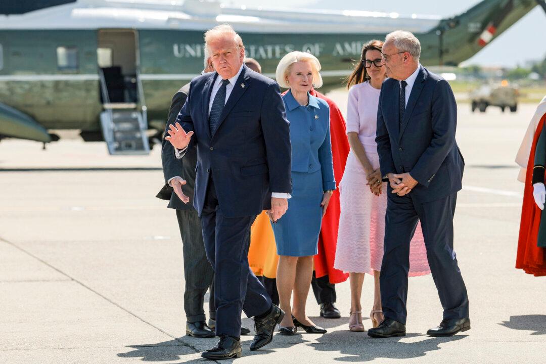 Trump Arrives in France to Attend G7 Summit