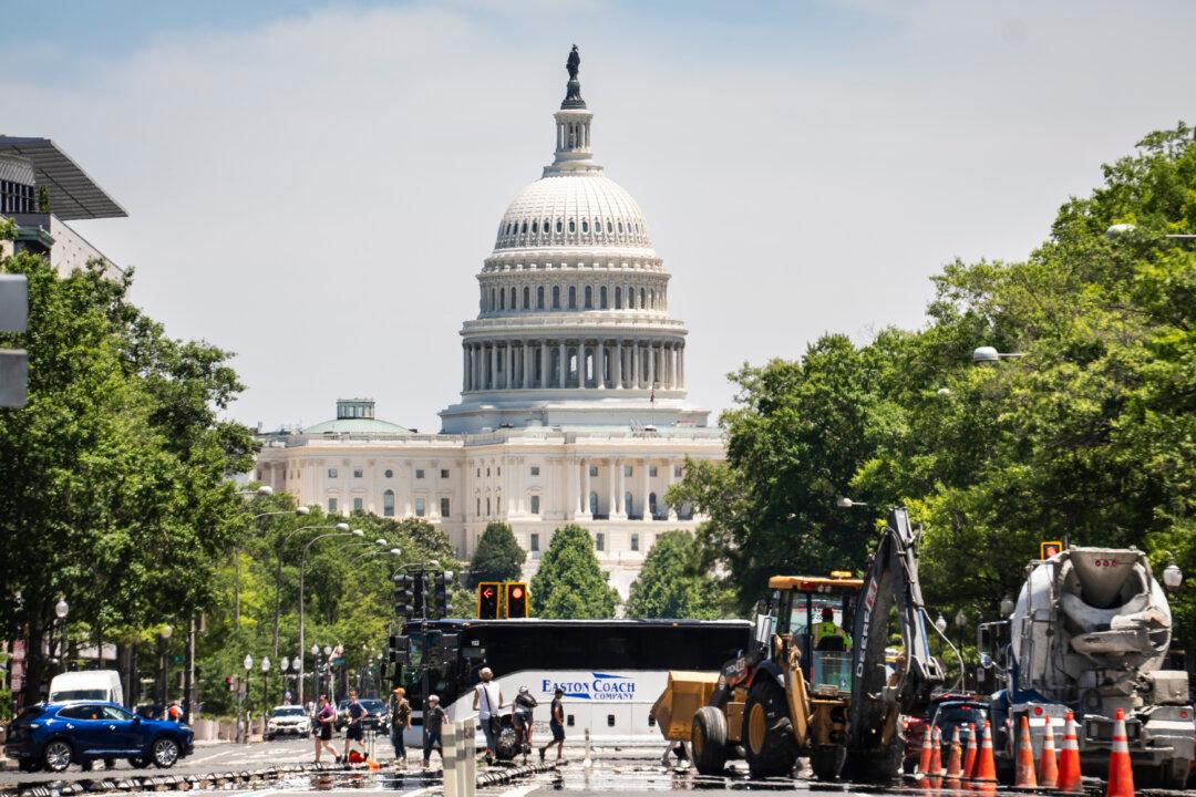 REPLAY: House GOP, Democratic Leaders Hold Weekly Press Conferences (June 24)