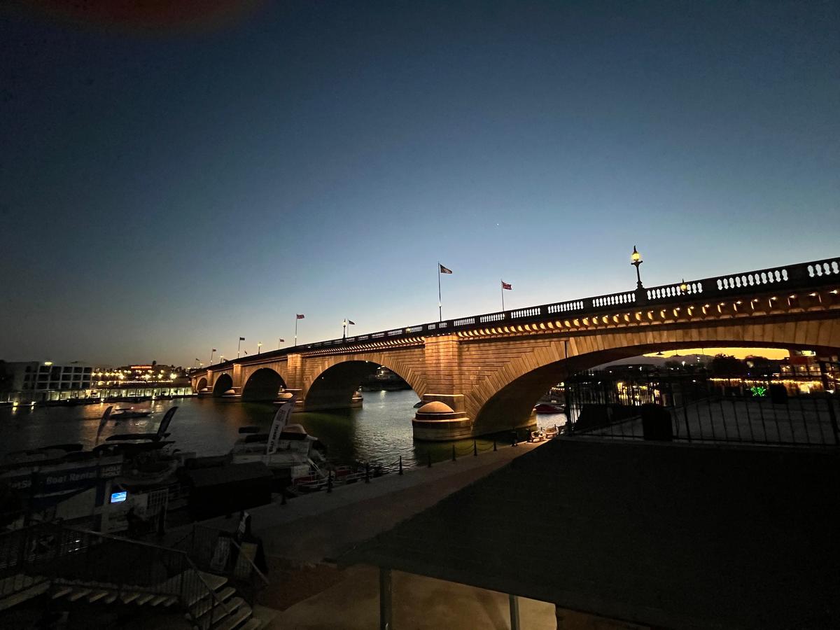 The London Bridge at night in Lake Havasu City, Ariz., on June 5, 2026. (Allan Stein/The Epoch Times)