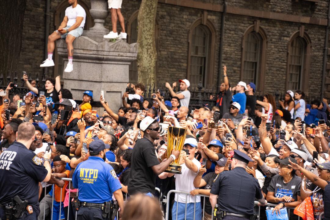Who Climbs the Roof?