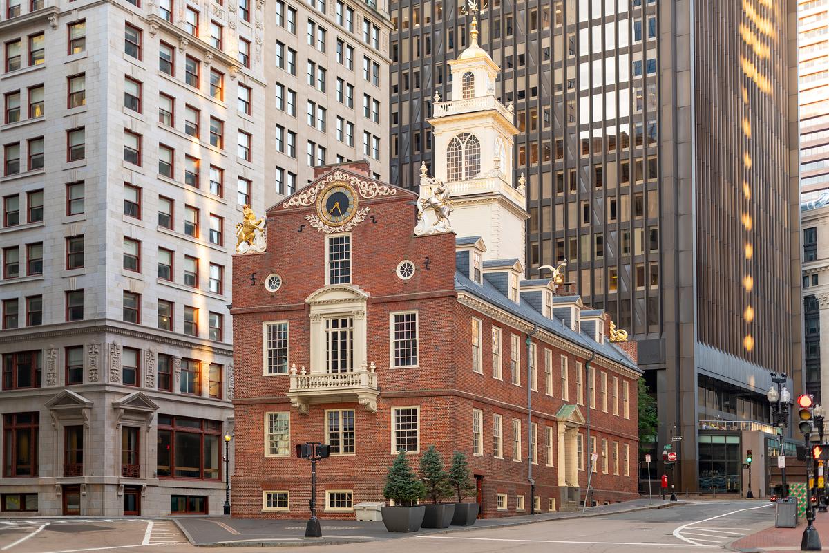 The Old State House in Boston is built of red common brick in English bond with traditional lime mortar. Once the prominent center of colonial and early state government from 1713 to 1798, it housed all three branches before being replaced by the more grand Massachusetts State House on Beacon Hill, designed by Charles Bulfinch and completed in 1798. (Jose Luis Stephens/Shutterstock)