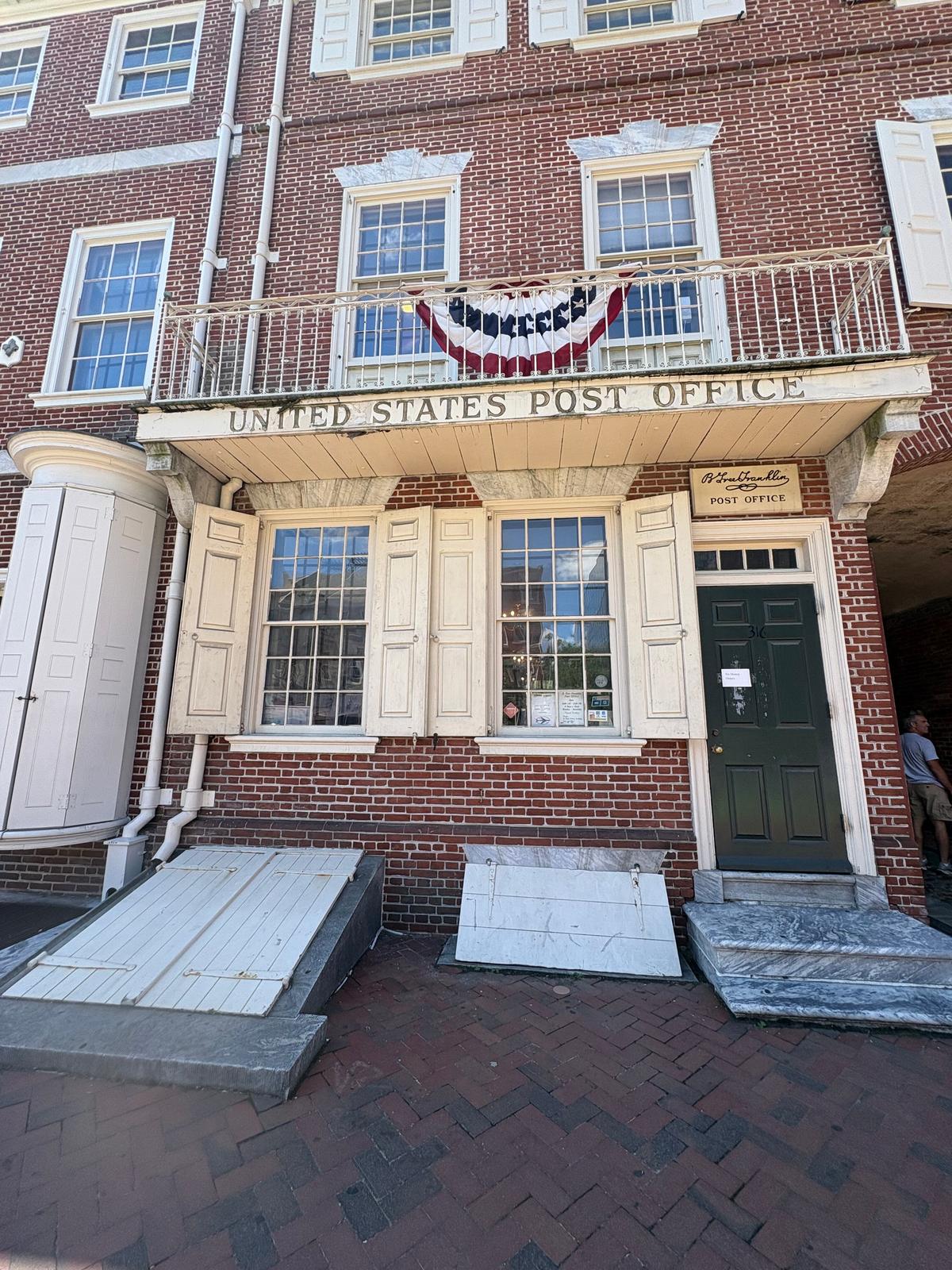 Franklin's post office is still a functioning USPS post office, albeit with a small range of services. (Deena Bouknight)