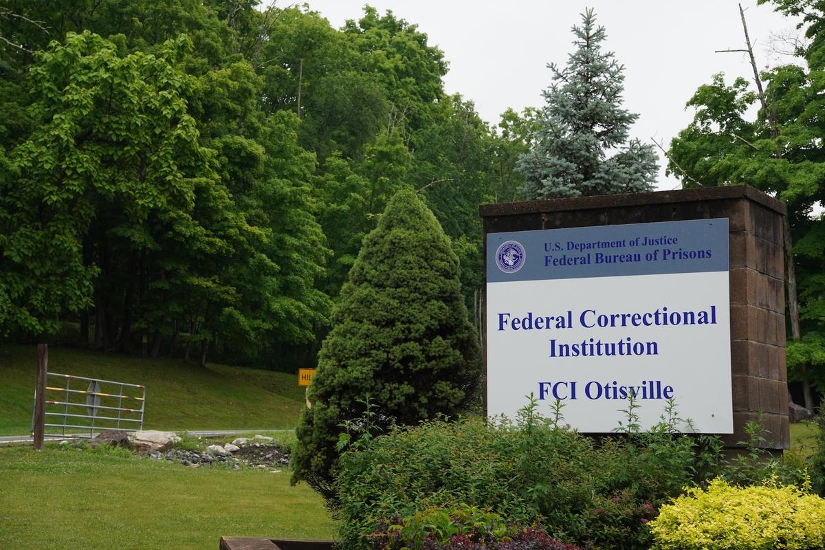 Dental Assistant Charged With Smuggling Drugs Into Otisville Federal Prison