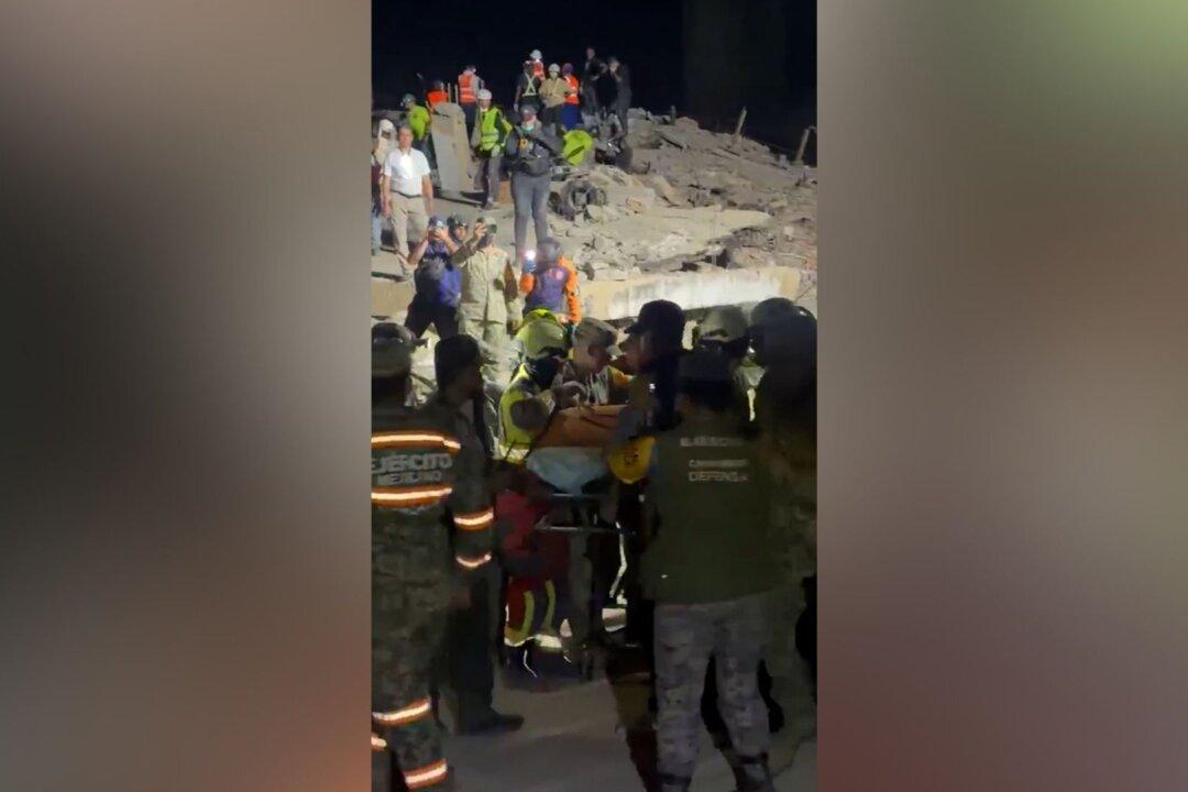 Venezuela: 11-Year-Old Rescued 3 Days After Earthquakes