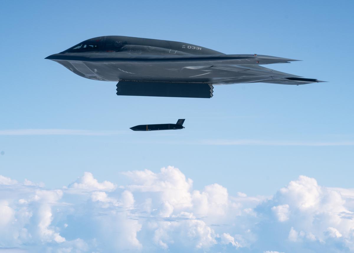 US B-2 Bomber Showcases Ability to Launch Stealth Anti-Ship Missile for First Time