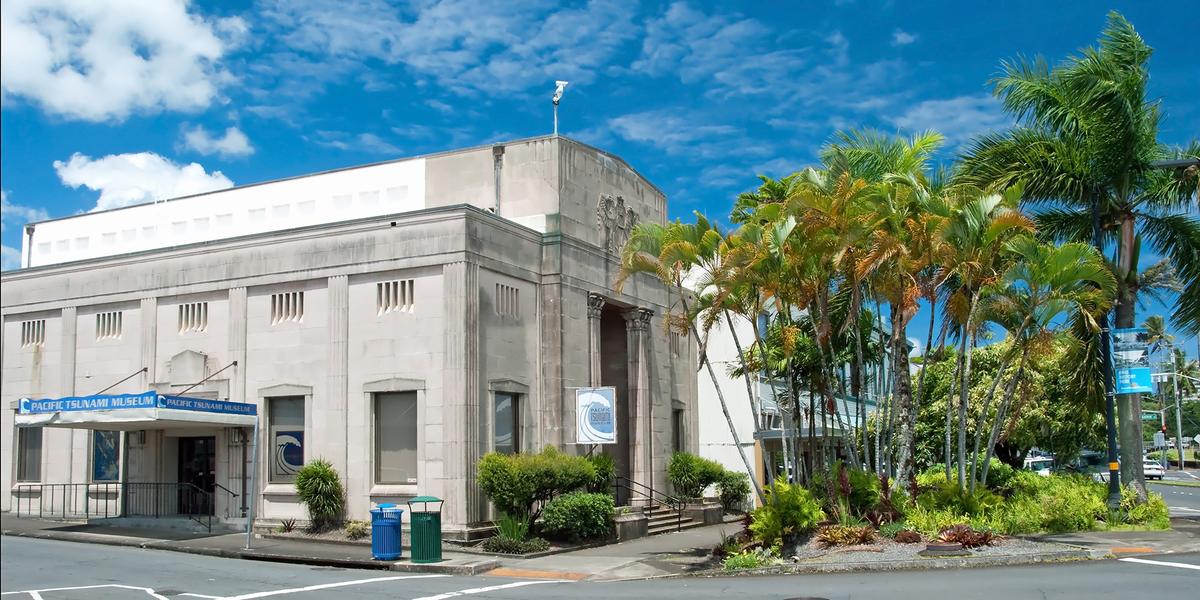 Hilo's Pacific Tsunami Museum remembers several devastating tsunamis in the area, including those in 1946 and 1960 that reshaped both the city's shoreline and emergency preparedness. (Vacclav/Shutterstock)