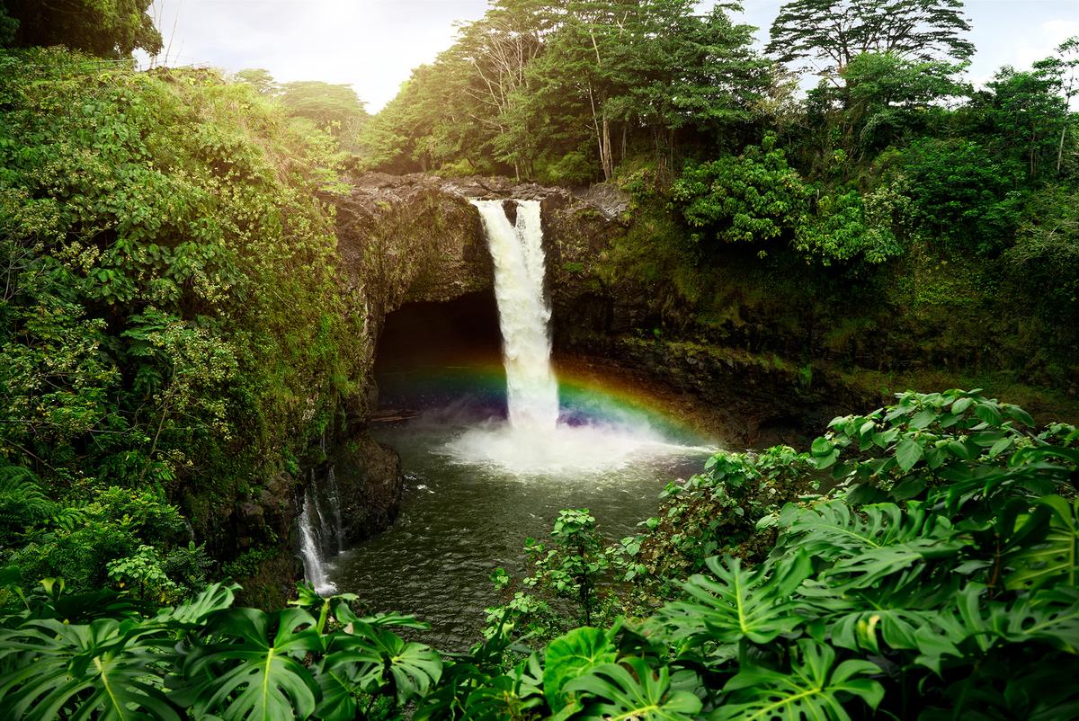 Rainbow Falls often displays colorful rainbows in its mist during sunny mornings, giving the waterfall its name. (mphillips007/Getty Images)