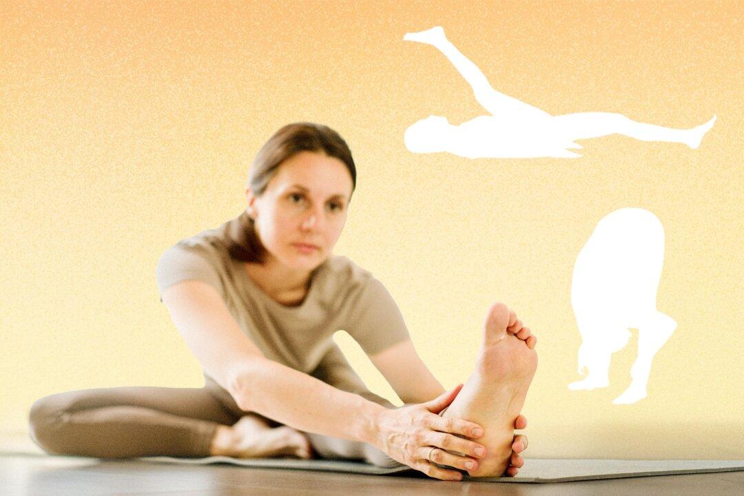 10-Minute Detox Flow to Ease Swollen Legs and Improve Circulation