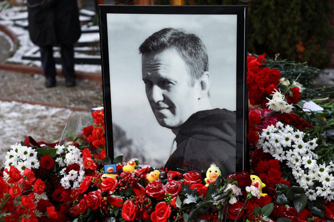British Government Sanctions Russians Linked to Navalny Poisoning