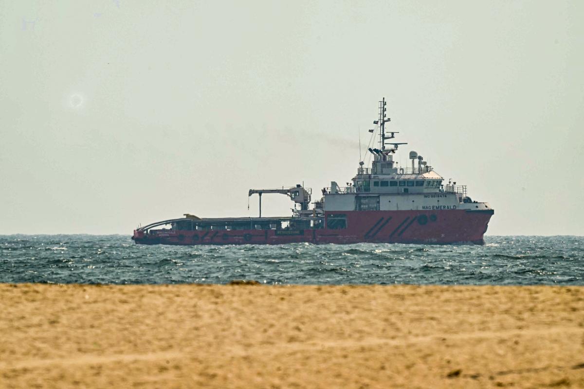 US Says Strait of Hormuz Is Open and ‘Traffic Is Flowing’ Despite Iran Claims