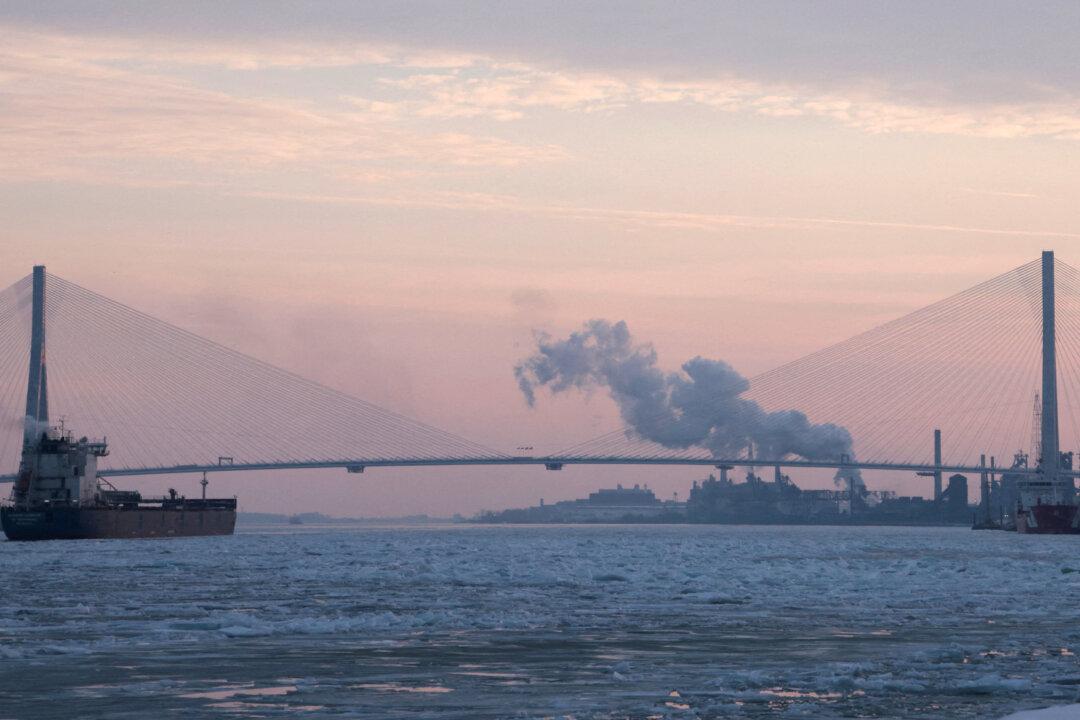 US, Canada Strike Deal on Tolls to Let New Bridge Open on July 27