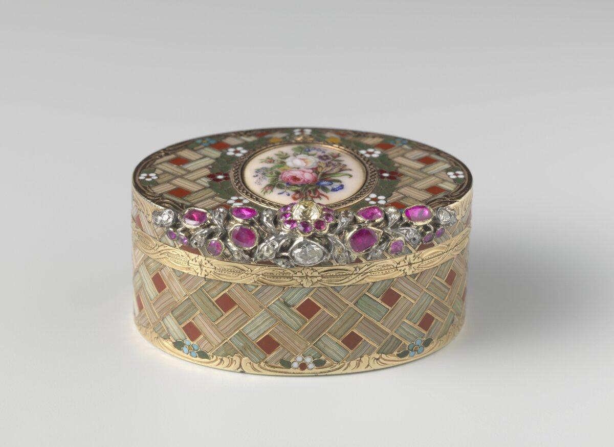 Snuffbox, 1770, by Johann Christian Neuber. Gold inlaid with banded agate and carnelian mosaic, enamel, rubies, and diamonds; 1 3/8 inches by 2 1/2 inches by 2 inches. Rijksmuseum, Amsterdam. (Public Domain)