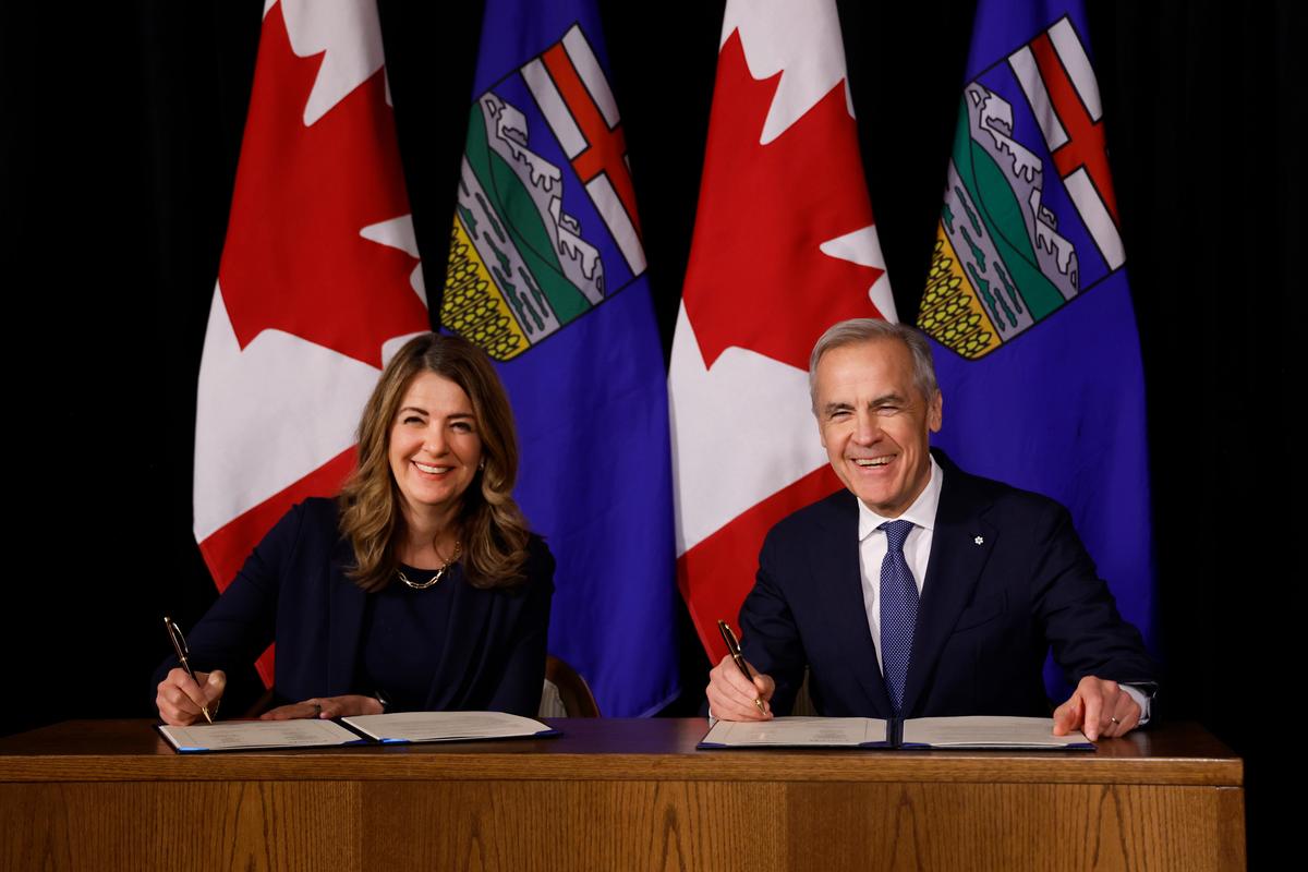 Feds, Alberta, and Oilsands Companies Sign Deal to Move Forward With Pathways Carbon Capture Project