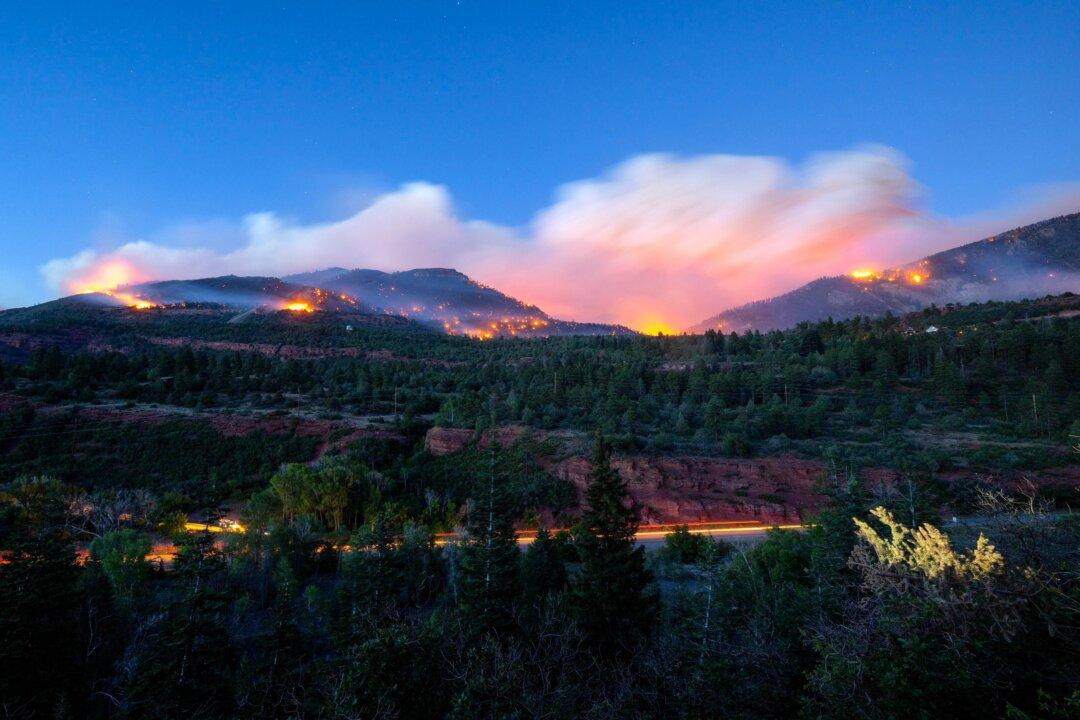 BC Helicopter Pilot Helping to Fight Colorado Wildfire Killed in Weekend Crash