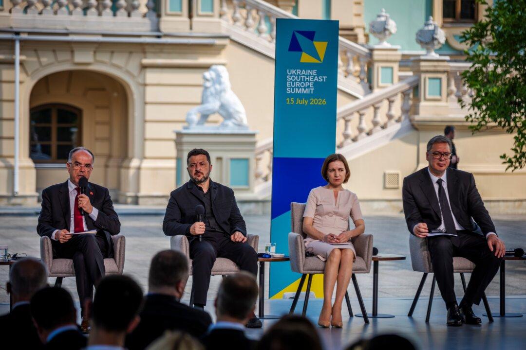 EU Signs Pact with Ukraine on Joint Weapons Production