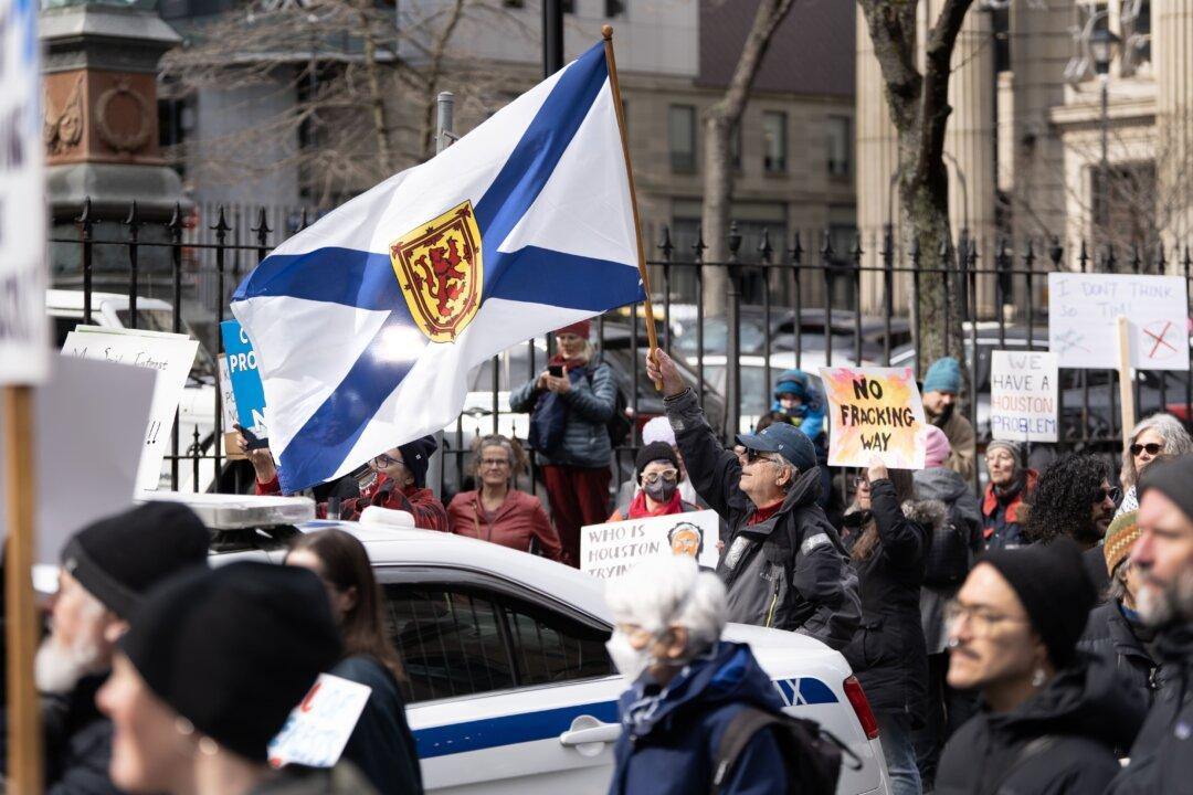 Protesters Smash Windshield of NS Premier’s Vehicle