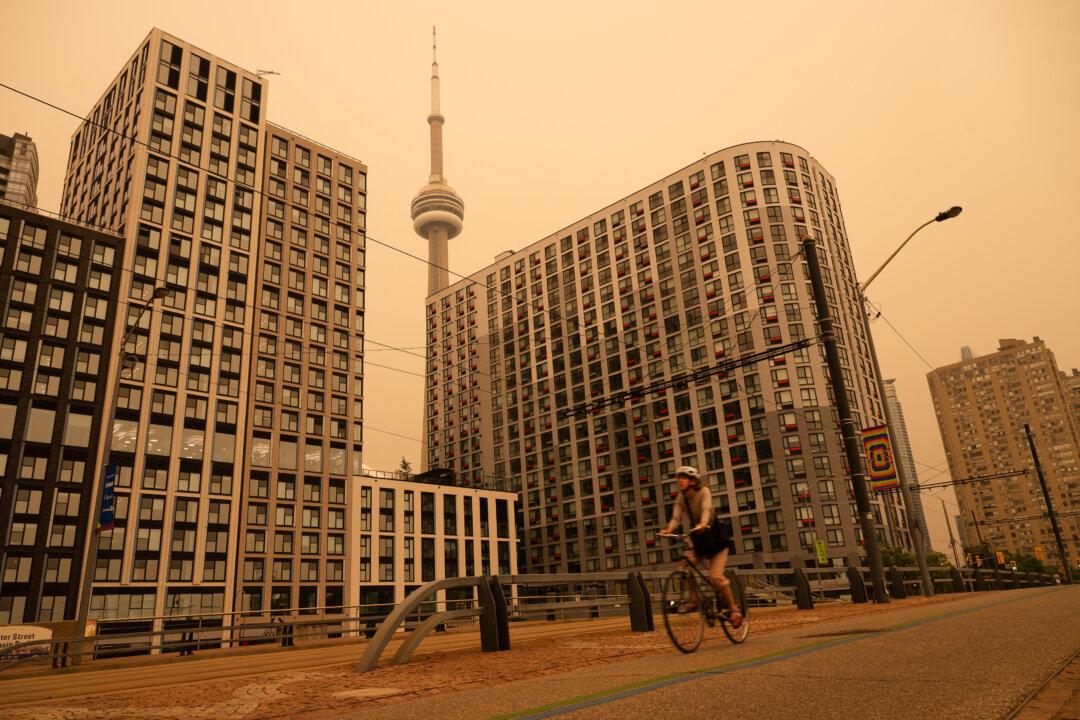 Dangerous Air Quality Persists Across Ontario Amid Widespread Wildfire Smoke