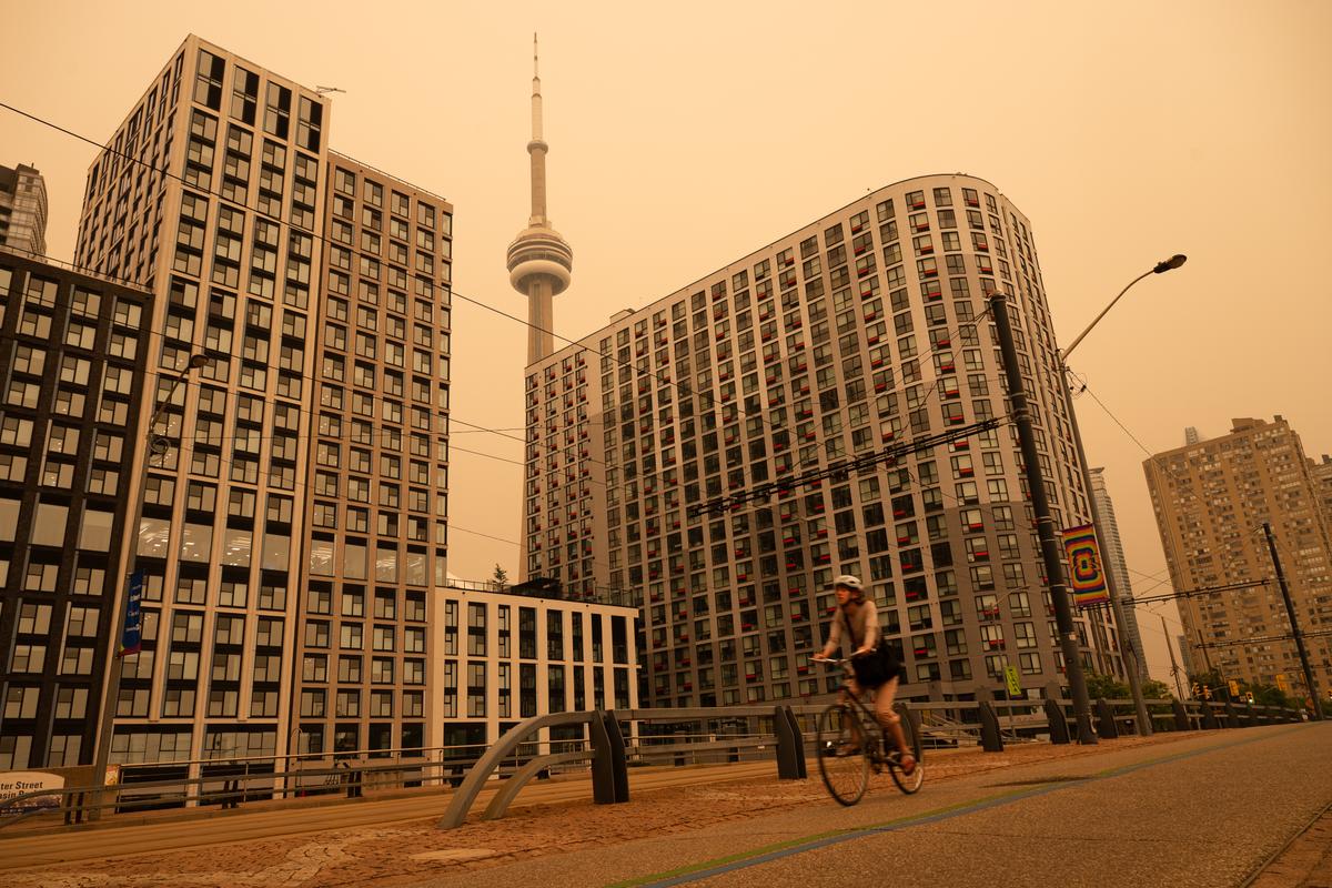 Dangerous Air Quality Persists Across Ontario Amid Widespread Wildfire Smoke