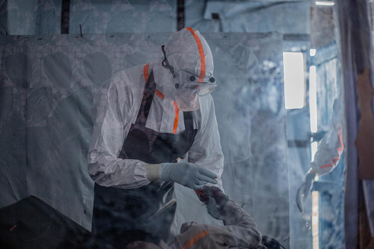 Confirmed Deaths in Ebola Outbreak Eclipse 1,000