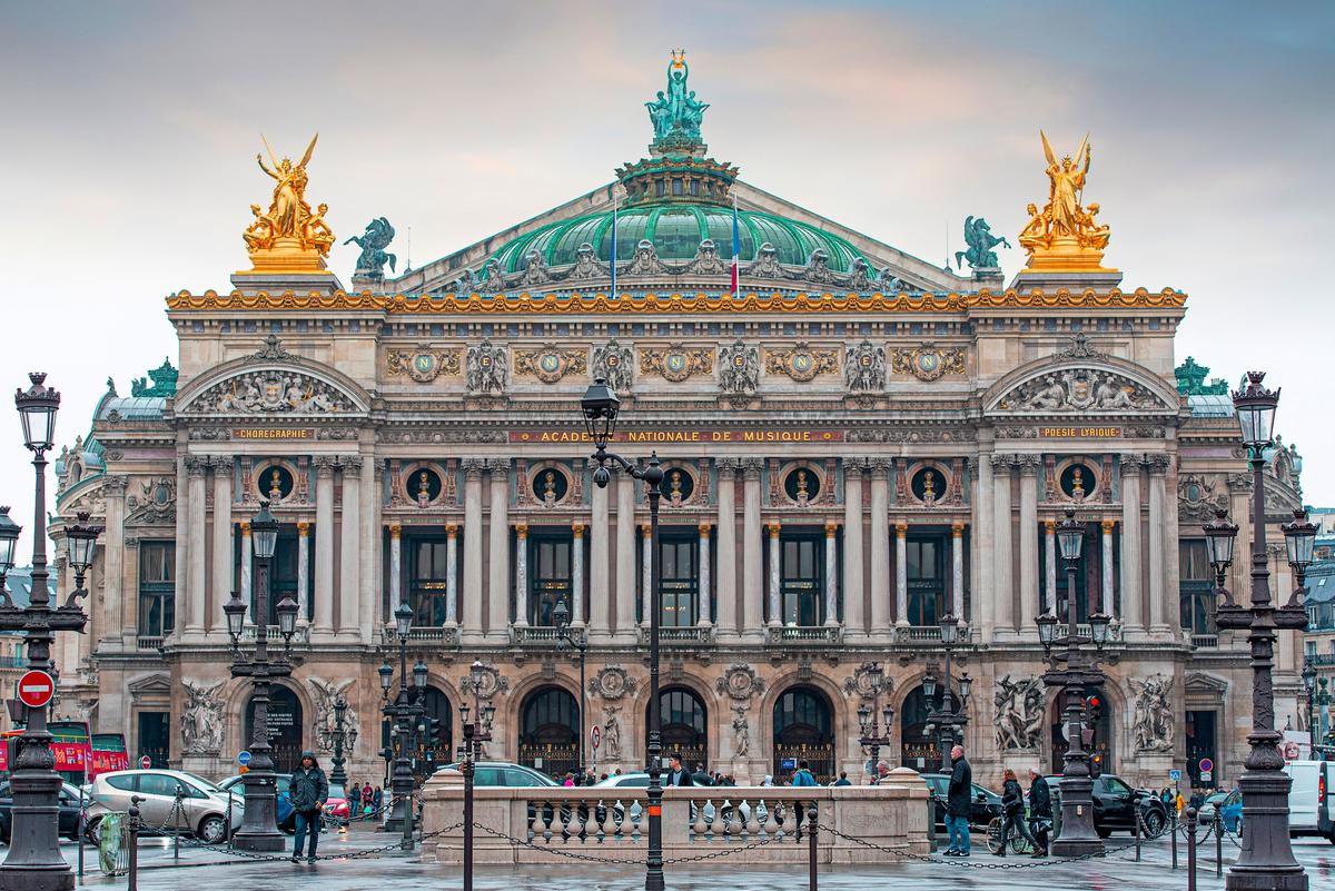 Charles Garnier designed the Palais Garnier for the Paris Opera between 1861 and 1875 at the request of Napoleon’s nephew, Napoleon III. The façade displays busts of composers including Rossini, Mozart, and Beethoven, as well as of librettists. (Savvapanf/Shutterstock)