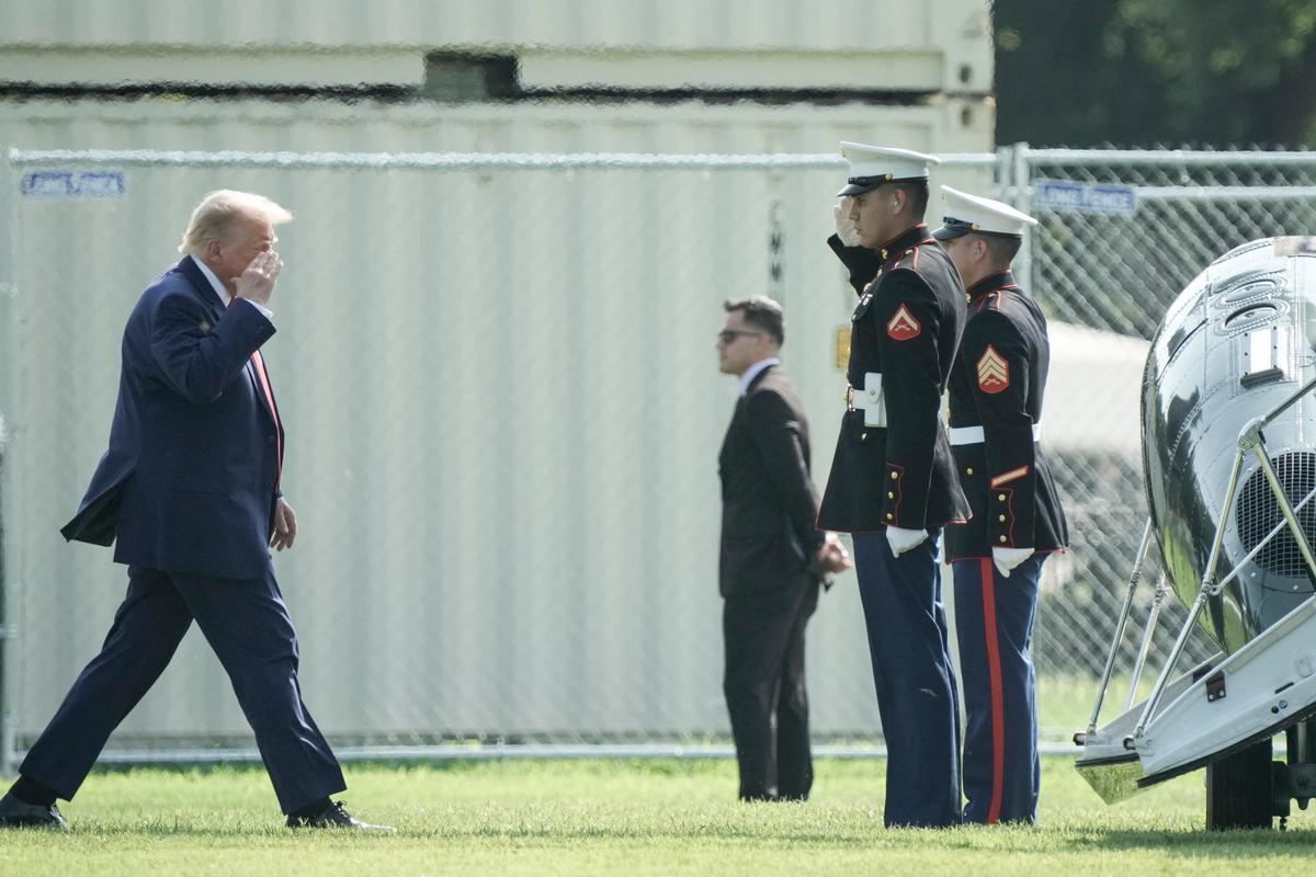 Trump Attends Dignified Transfer of US Soldiers Killed in Iranian Strikes
