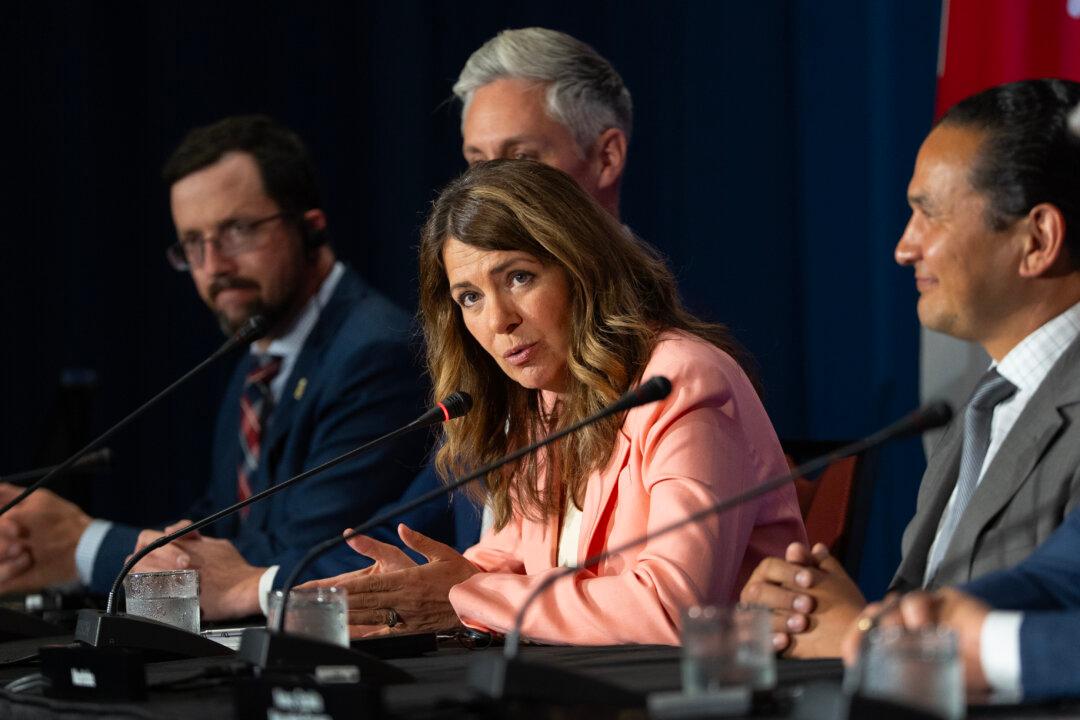 Premiers to Press Carney on Trade Strategy, Health Transfers in Joint Meeting