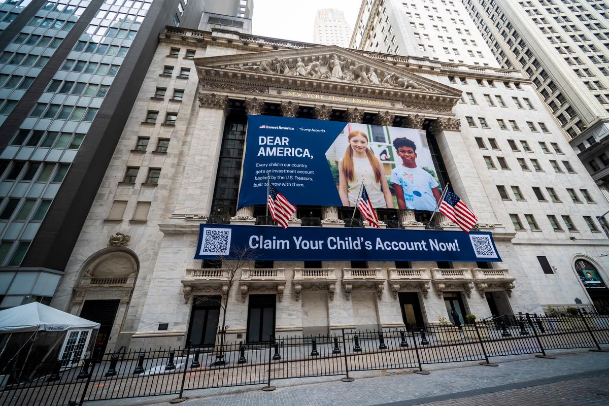 Trump Accounts Are Now Open: What Parents and Grandparents Need to Know Before Contributing