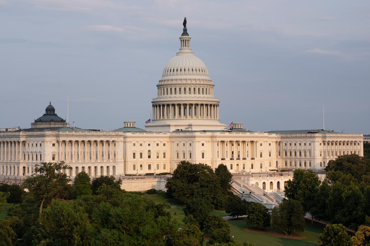 Senate Advances Funding Bill to Avoid Shutdown