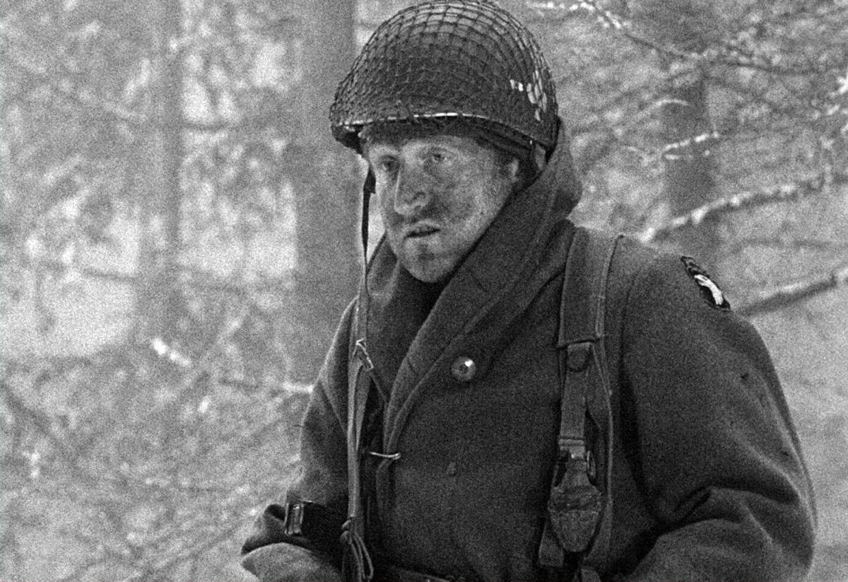 Sgt. Kinnie (James Whitmore), in “Battleground.” (MGM)