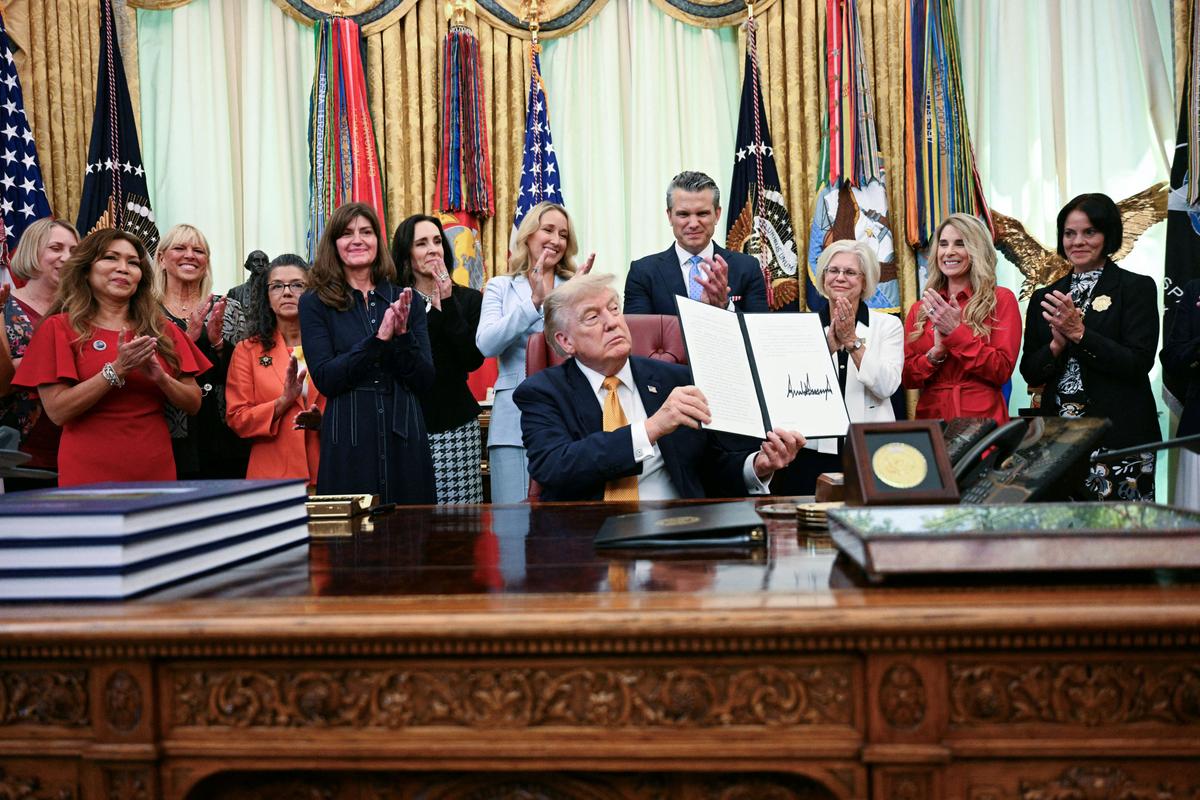 Trump Signs Executive Order Establishing Military Spouse Commission