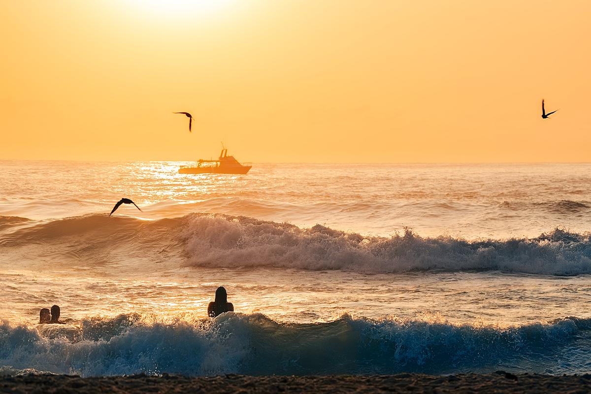 Bondi Beach is a popular destination for surfing, swimming, and coastal walking. (Monica Bertolazzi/Getty Images)