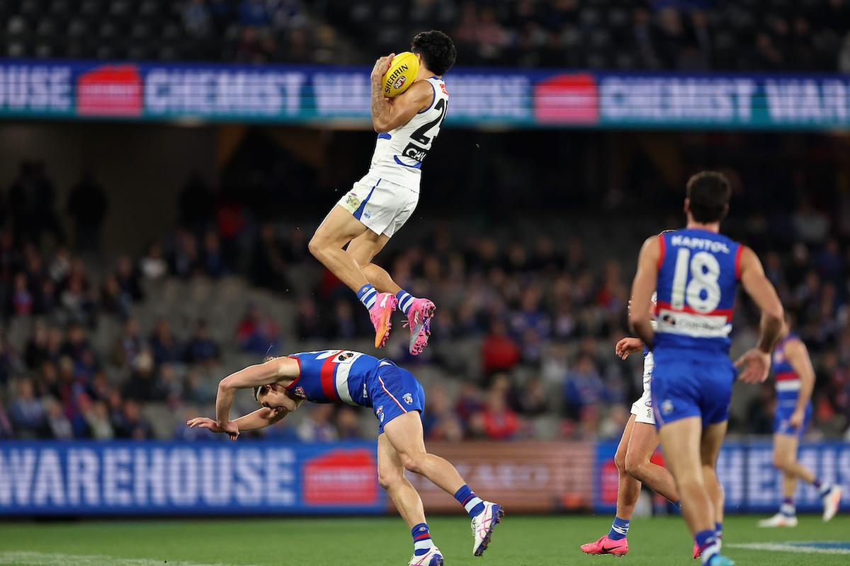 Paul Curtis of the Kangaroos takes a mark during the AFL Round 22 match between the Western Bulldogs and the North Melbourne Kangaroos at Marvel Stadium in Melbourne on Aug 6, 2026. (AAP Image/Rob Prezioso)