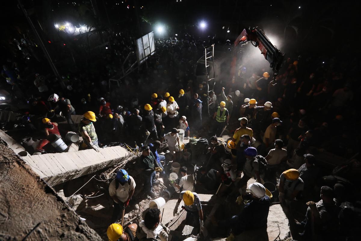 Rescuers Search for Survivors in Colombia After Deadly Earthquake