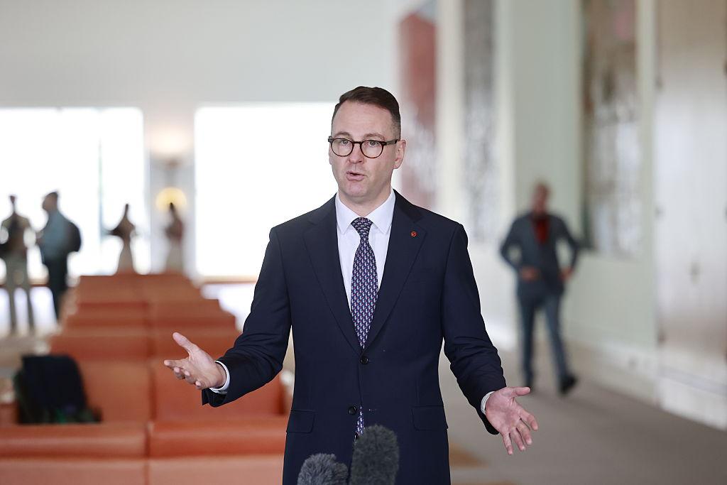 Shadow Minister Calls for Top Tax Rate Below 40 Percent, Net Migration Below 180,000