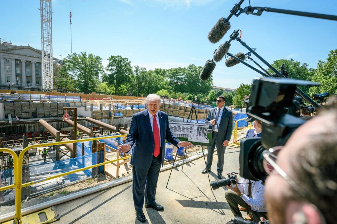 Trump Admin Asks Supreme Court to Let It Keep Building White House Ballroom