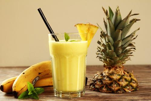 Tropical smoothie with pineapple (<a href="http://www.shutterstock.com/pic-189431837/stock-photo-banana-milkshake.html?src=maGHTLbPR6Xj2QHlwoWKBQ-1-2&ws=1" target="_blank">Shutterstock</a>)