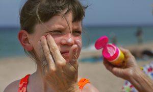 Health Canada Cautions Against Using Homemade Sunscreens