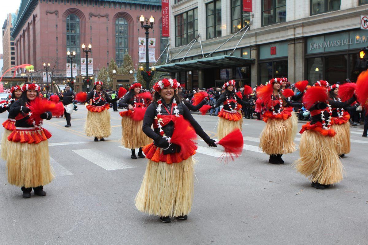 Hawaiian dancers in the parade. (Lin Chong)
