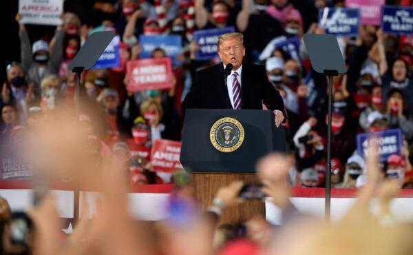 President Donald Trump speaks at a campaign rally at Atlantic Aviation in Moon Township, Pennsylvania, on Sept 22, 2020. (Jeff Swensen/Getty Images)