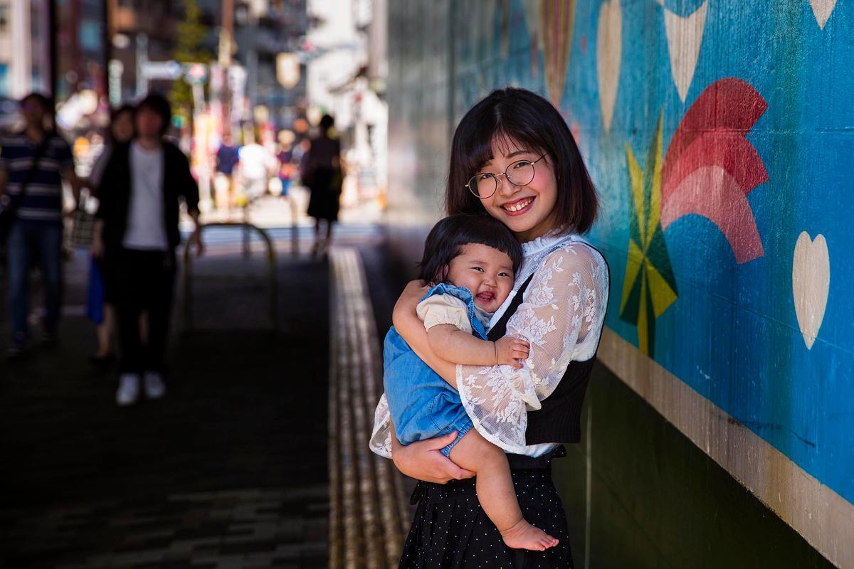 TOKYO, JAPAN, "Shiori and her seven months daughter, Kanade" (Courtesy of <a href="https://theatlasofbeauty.com/">Mihaela Noroc</a>)