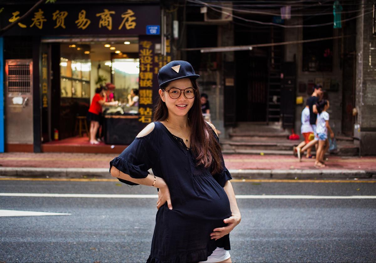 GUANGZHOU, CHINA, "She was on the way to the hospital to give birth" (Courtesy of <a href="https://theatlasofbeauty.com/">Mihaela Noroc</a>)