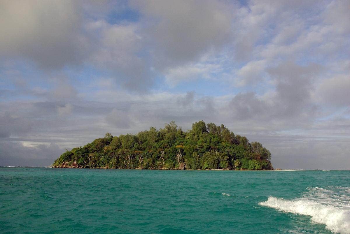 The Moyenne island. (Courtesy of <a href="https://www.thewanderingeye.net/">The Wandering Eye</a> via <a href="https://www.jrjc.org/">Joseph Johnson Camí</a>)