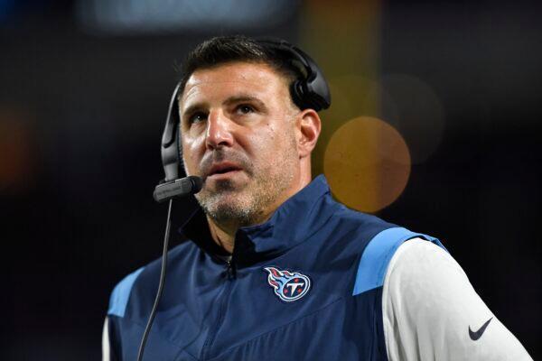 Tennessee Titans head coach Mike Vrabel reacts during the first half of an NFL football game against the Buffalo Bills, in Orchard Park, New York on Sept. 19, 2022. (Adrian Kraus/AP Photo)