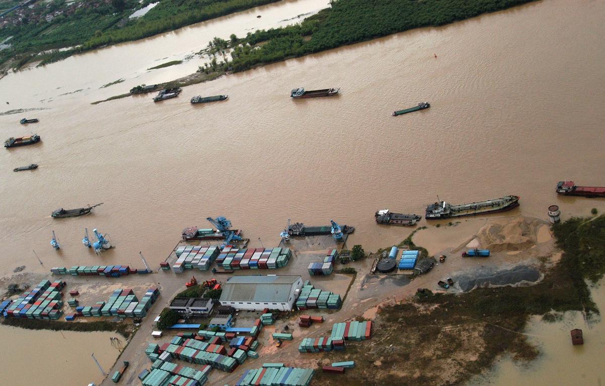 China Floods: 97 Deaths and 1.4 Million Evacuated