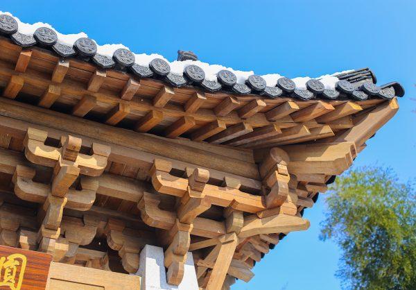 Dougong or interlocking brackets are a feature of traditional Chinese building that relied on wood. (Shutterstock)