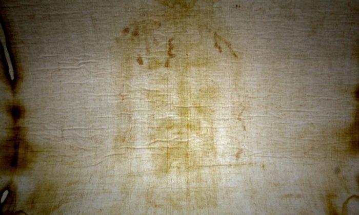 Shroud of Turin Will be Shown on TV
